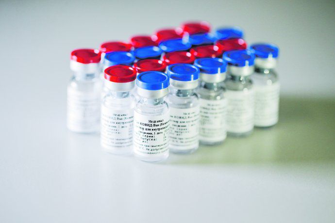 En noviembre podrían estar las primeras dosis de la vacuna contra el covid-19.